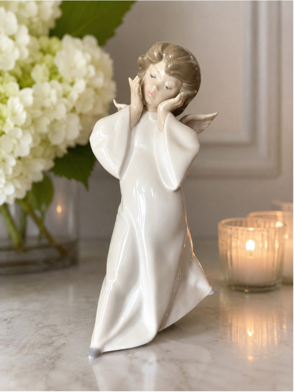 Lladró Angel Figurine #4959 – Handmade Glossy Porcelain Angel from Spain